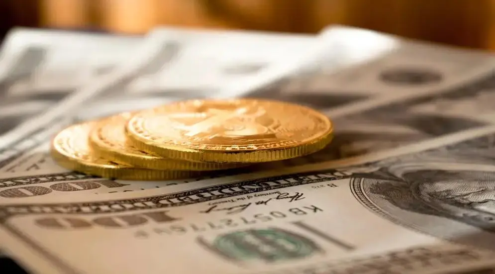 درآمد دلاری